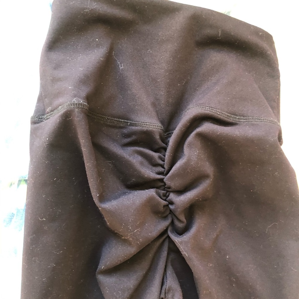 BLACK BUTT SCRUNCH LEGGINGS!! - Picture 8 of 10